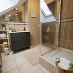 빌라 La Dolce Quercy, De Charme Piscine &